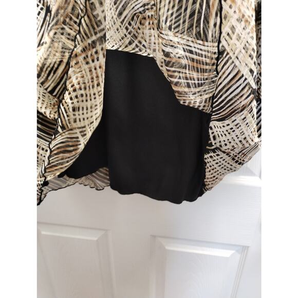 Maggie Barnes Womens Plus Size 4X (30/32) Brown Geo Abstract Lined V-Neck Blouse - Picture 5 of 6